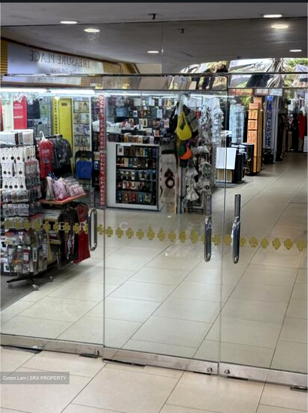 Lucky Plaza (D9), Retail #525033301
